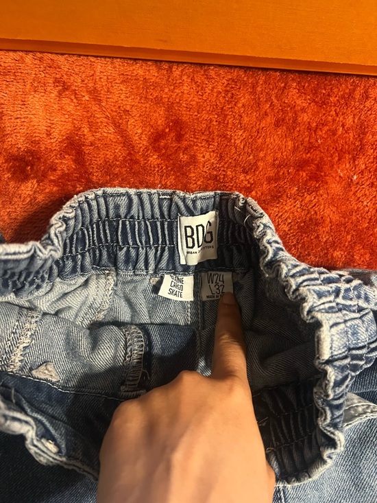 BDG Light Blue Relaxed Denim Jeans - Picture 4 of 8